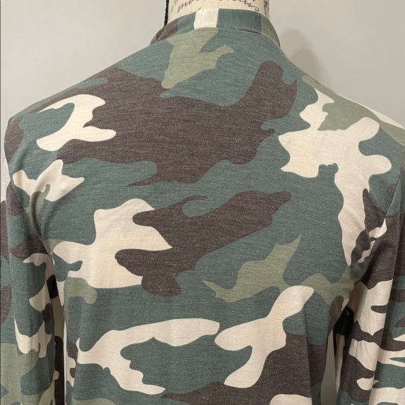 Zenana Outfitters Camo Long Sleeve Cardigan - Picture 5 of 6